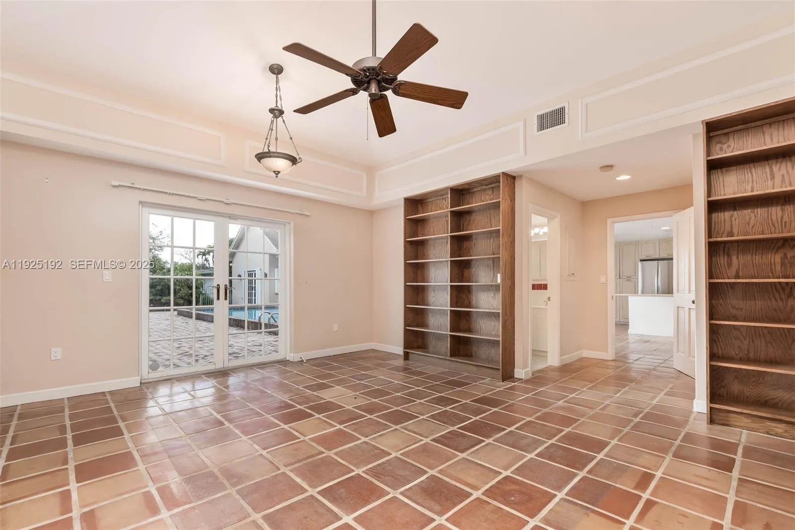 Palmetto Bay, Florida 33158, United States, 4 Bedrooms Bedrooms, ,3 BathroomsBathrooms,Residential,Pending,251179