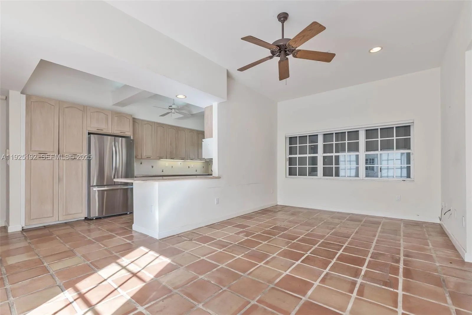 Palmetto Bay, Florida 33158, United States, 4 Bedrooms Bedrooms, ,3 BathroomsBathrooms,Residential,Pending,251179