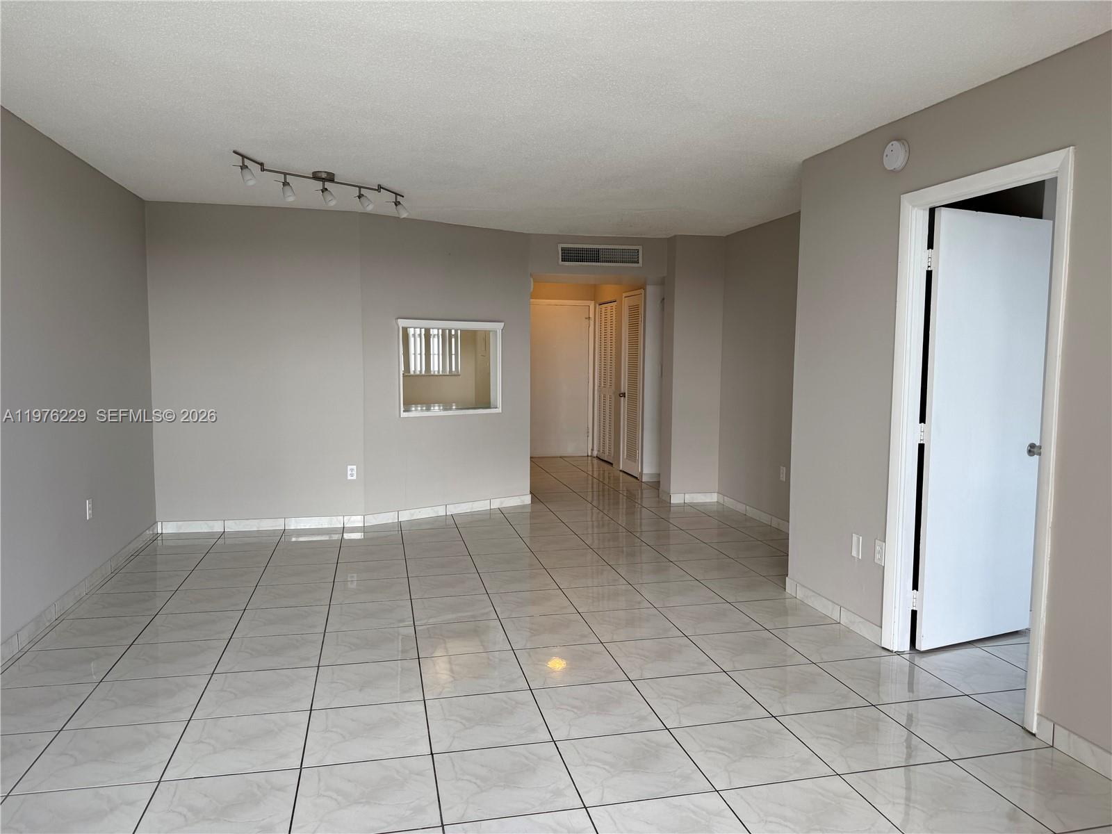 JADE WINDS GROUP - - Residential