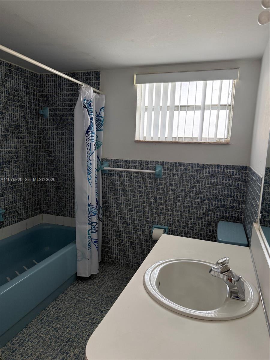 JADE WINDS GROUP - - Residential