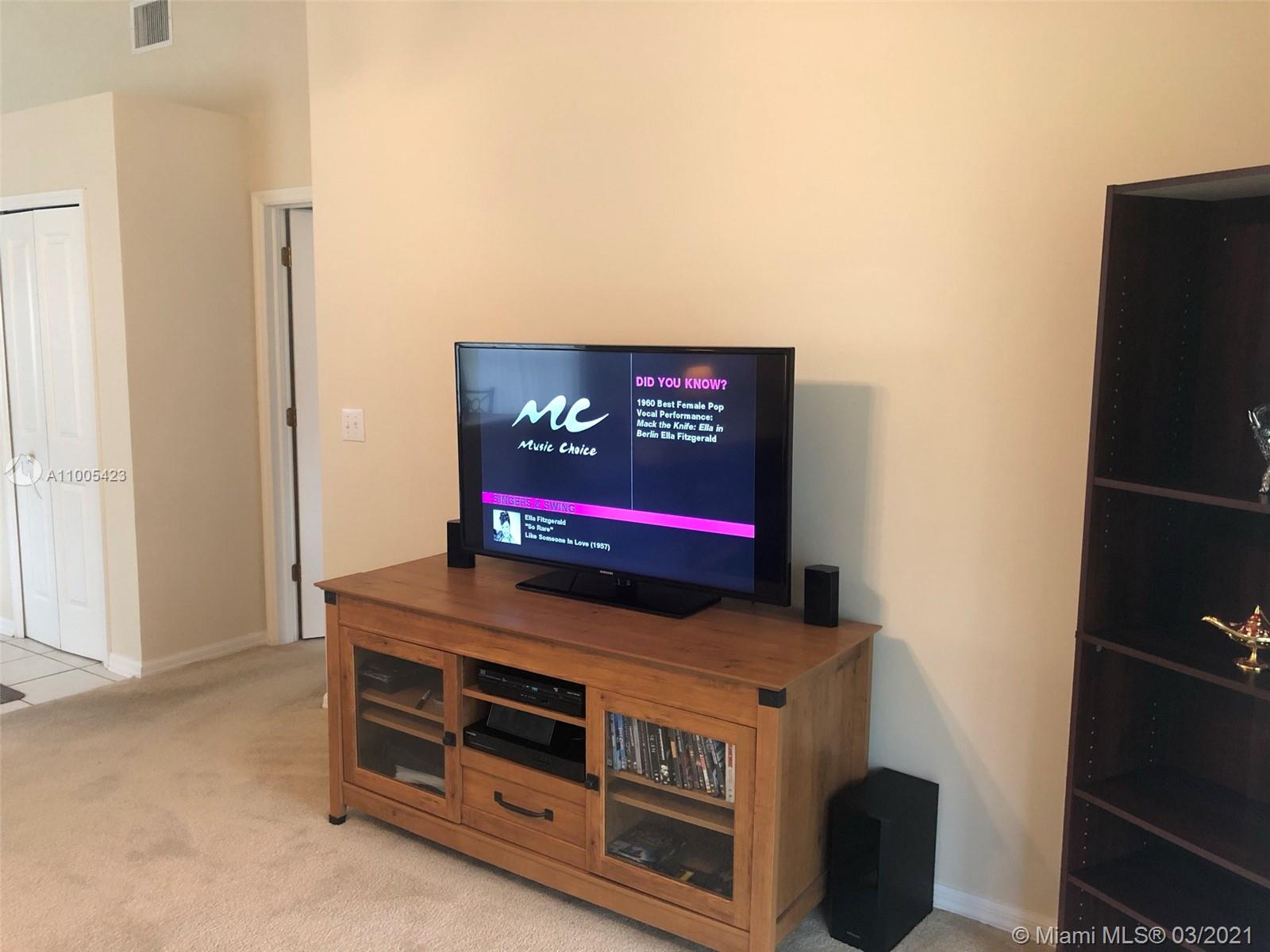 MEADOW POINTE PARCEL 8 UNI - Residential