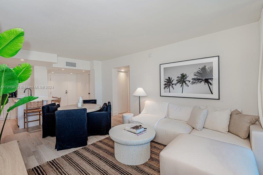 RONEY PALACE CONDO - Residential Lease