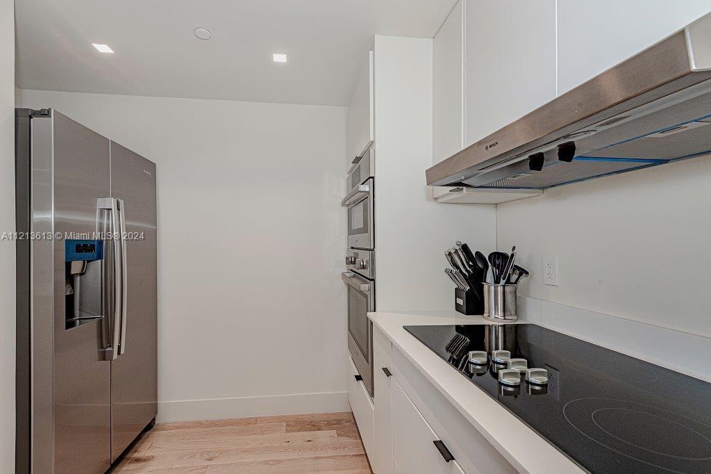 RONEY PALACE CONDO - Residential Lease