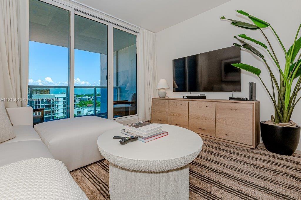 RONEY PALACE CONDO - Residential Lease