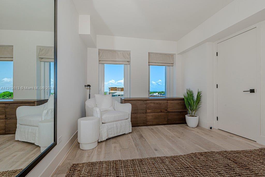 RONEY PALACE CONDO - Residential Lease