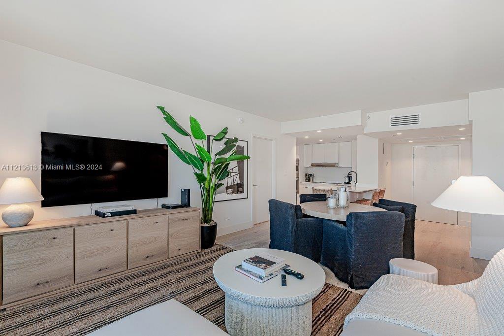 RONEY PALACE CONDO - Residential Lease