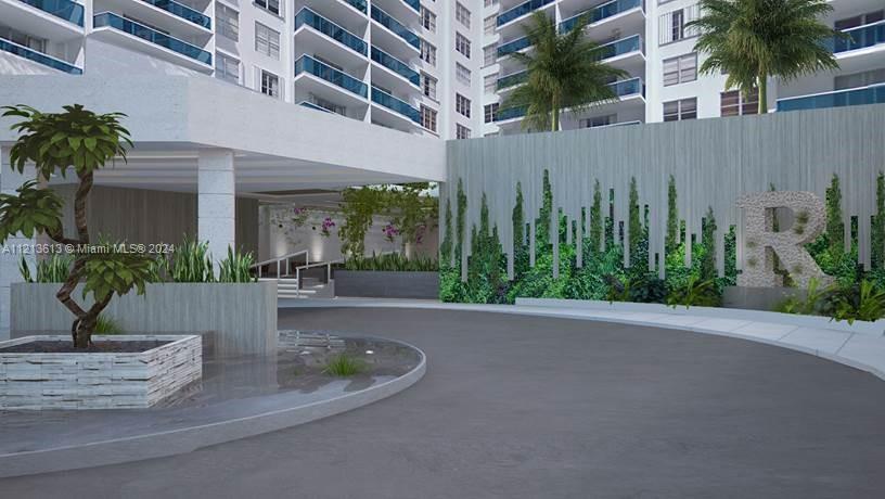 RONEY PALACE CONDO - Residential Lease