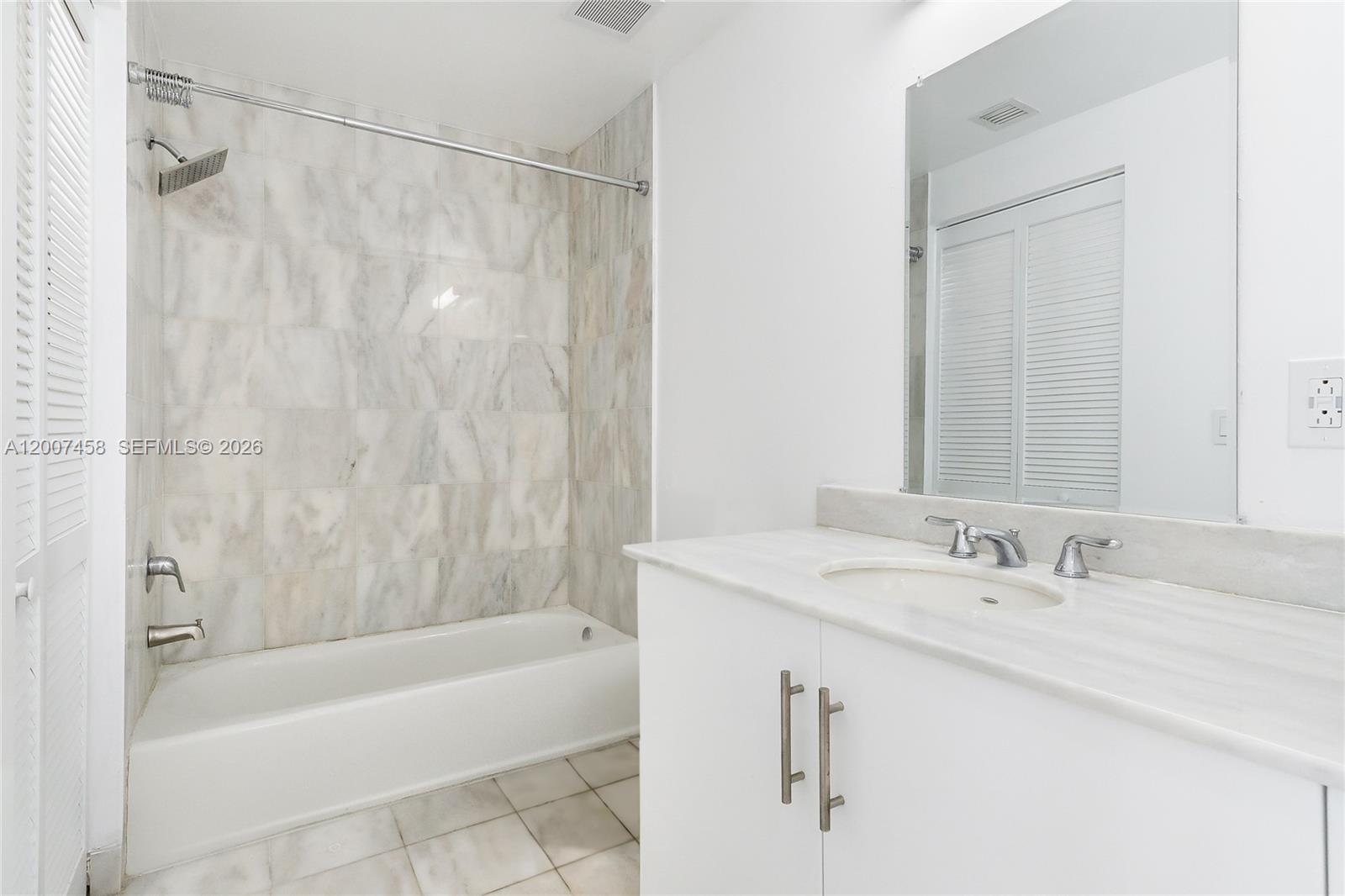 NEW WAVE CONDO - Residential