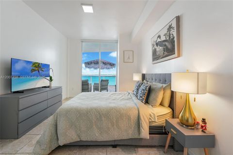 Tiny photo for 725 NE 22nd St #7B, Miami, FL 33137 (MLS # A12007458)