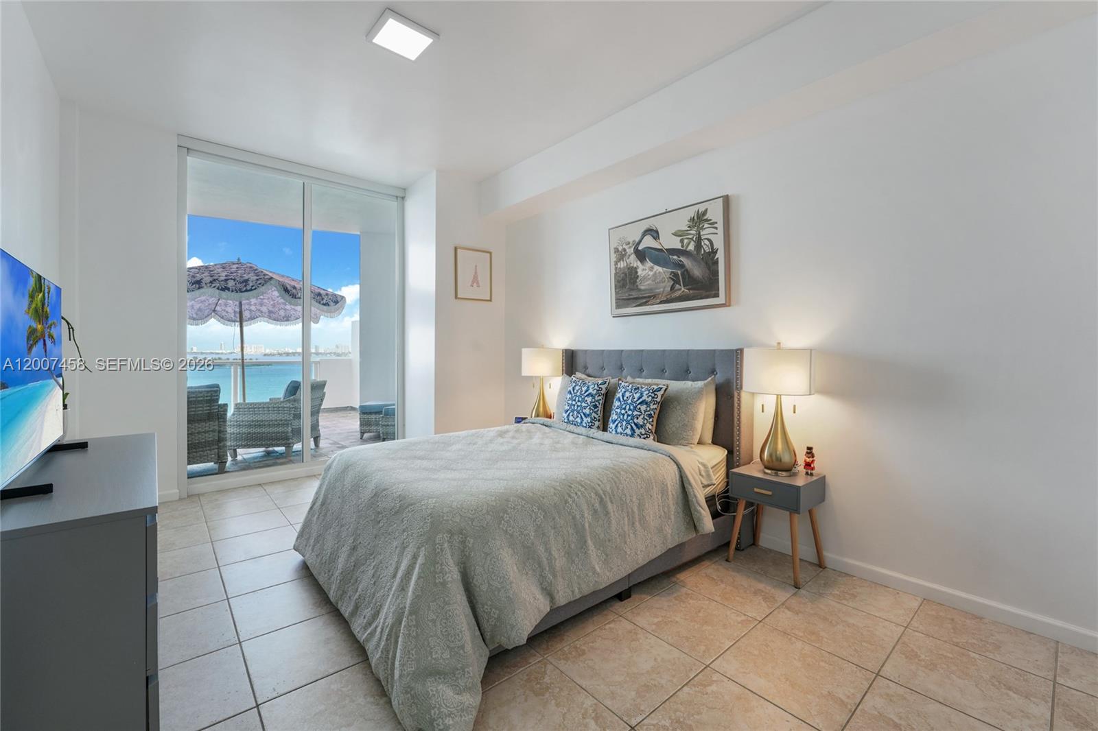 NEW WAVE CONDO - Residential