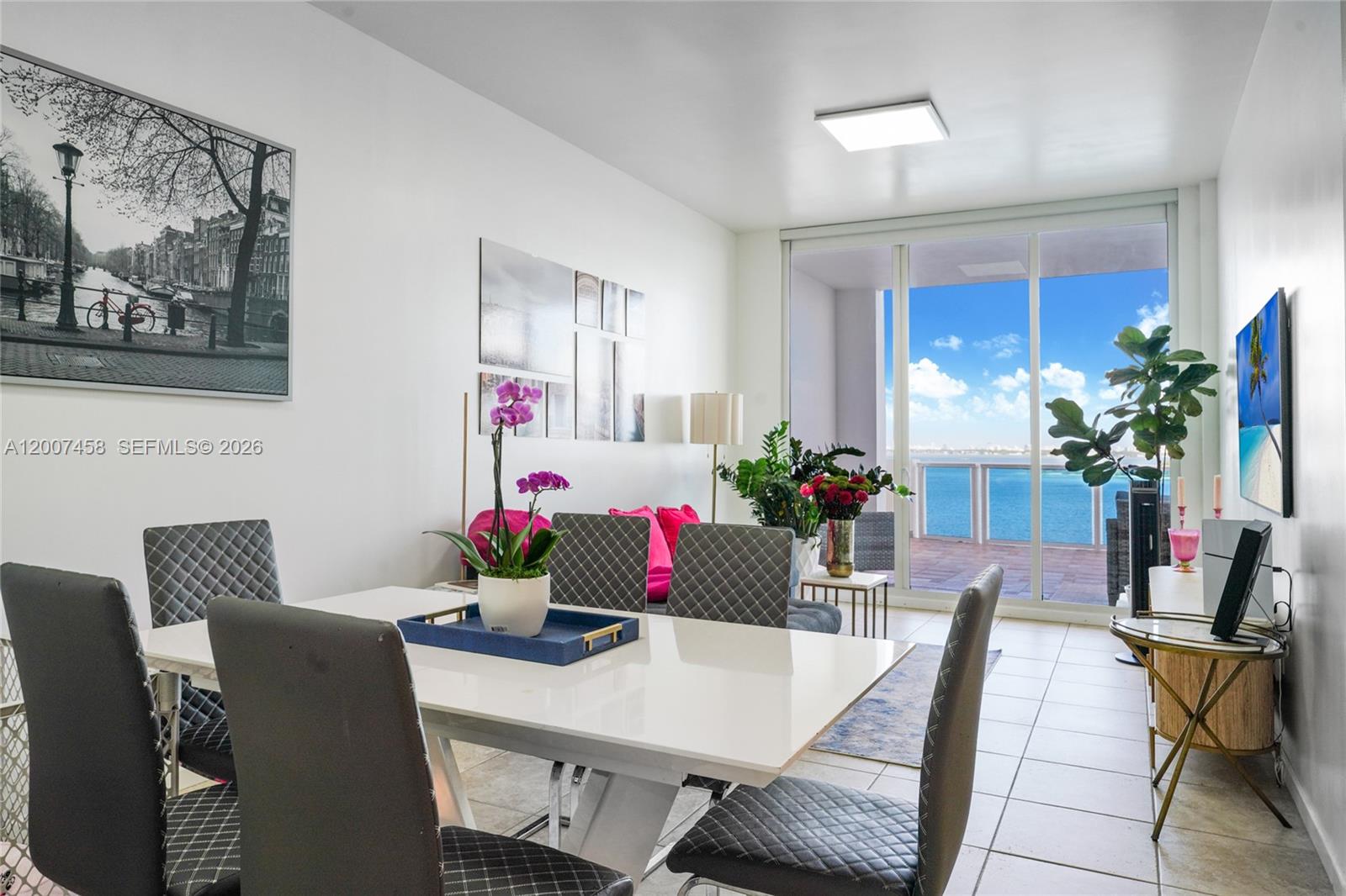 NEW WAVE CONDO - Residential