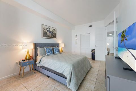 Tiny photo for 725 NE 22nd St #7B, Miami, FL 33137 (MLS # A12007458)