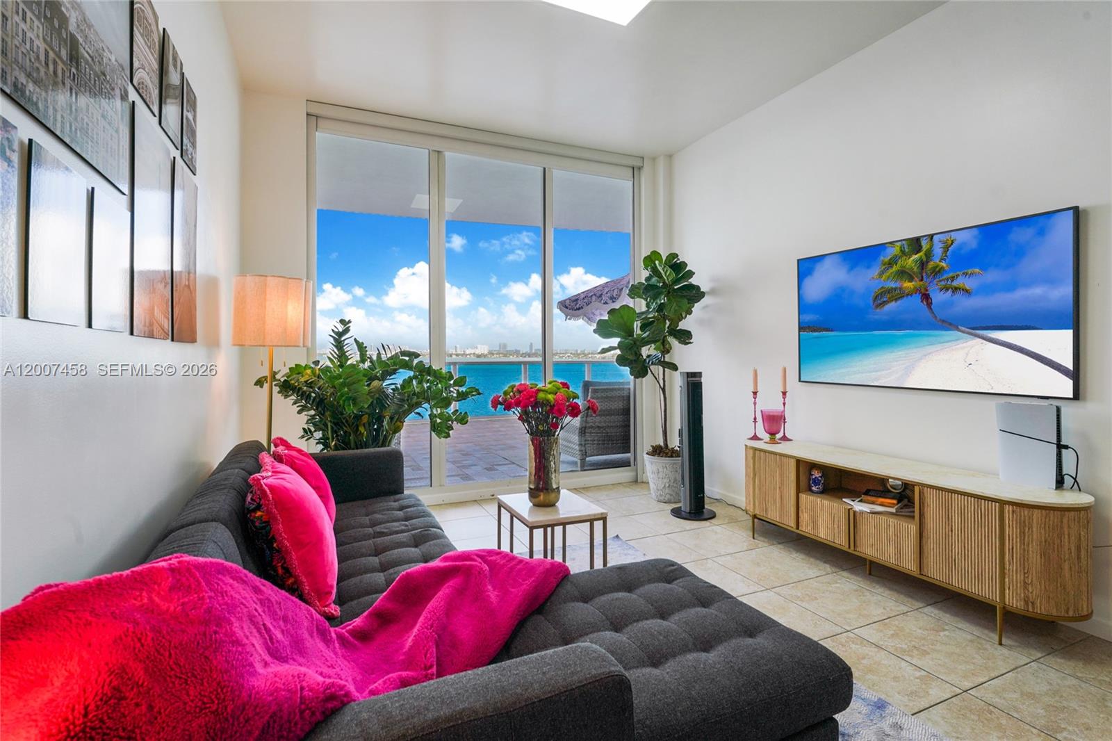 NEW WAVE CONDO - Residential