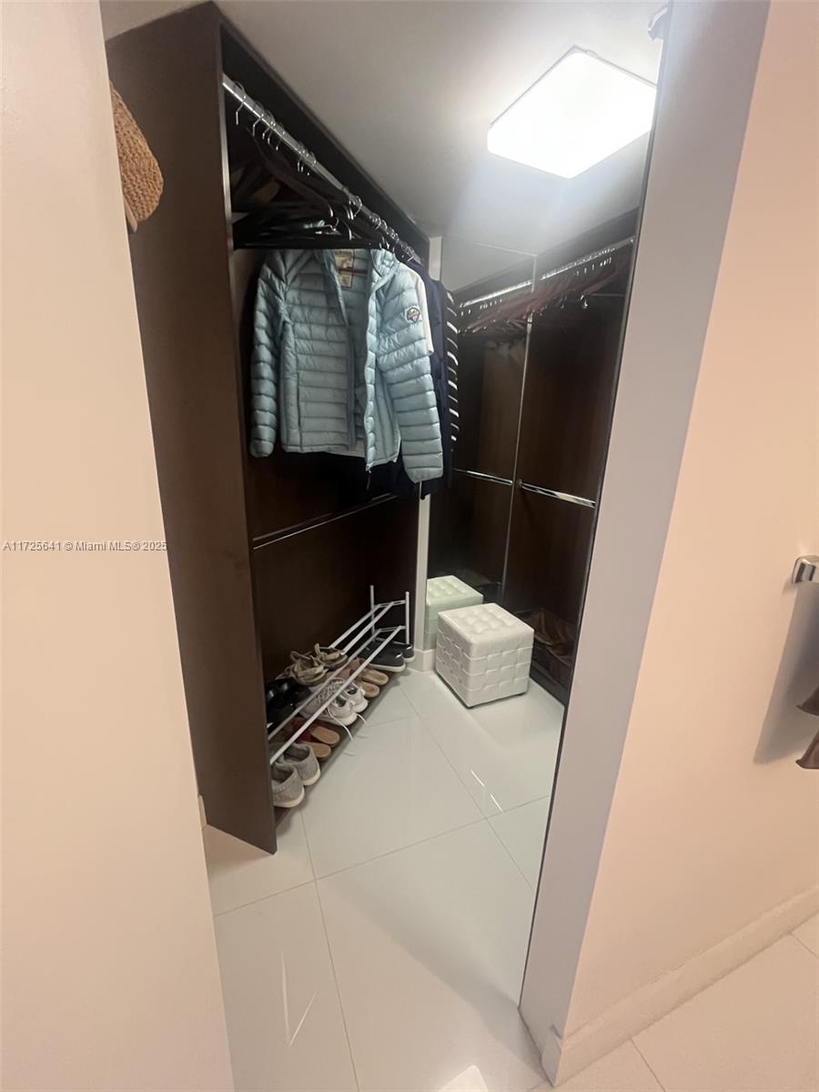 MYSTIC POINTE TOWER 500 C - Residential Lease