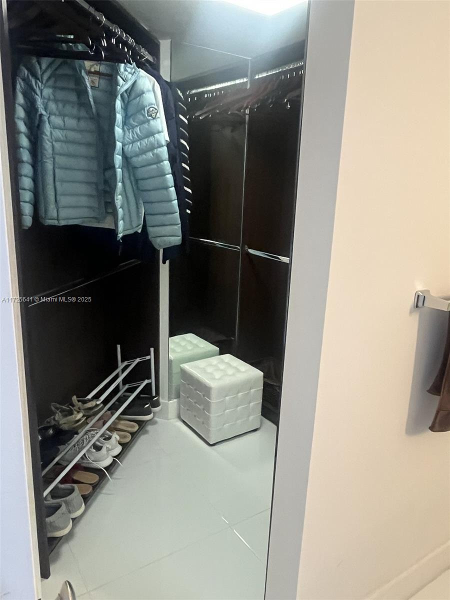 MYSTIC POINTE TOWER 500 C - Residential Lease