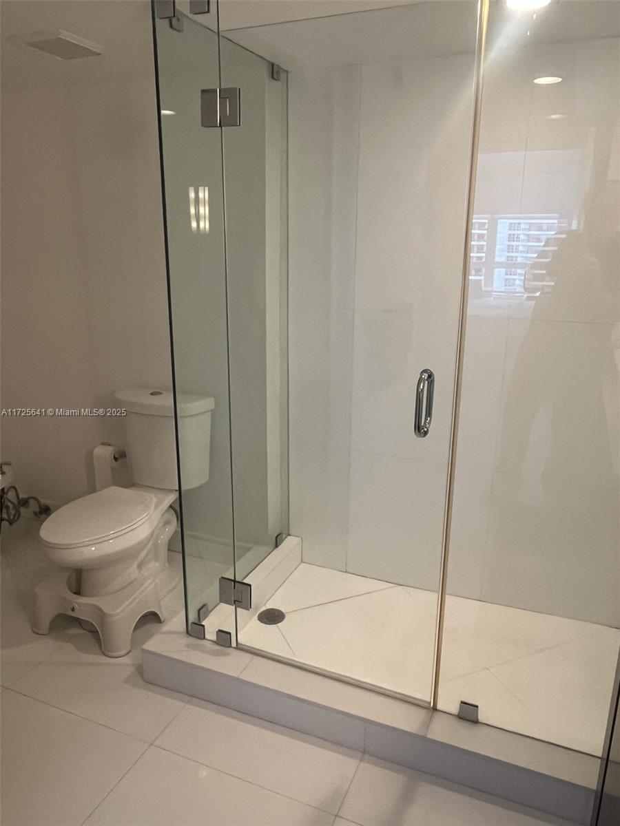 MYSTIC POINTE TOWER 500 C - Residential Lease