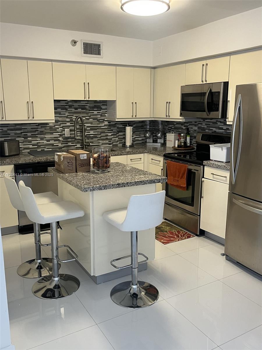 MYSTIC POINTE TOWER 500 C - Residential Lease