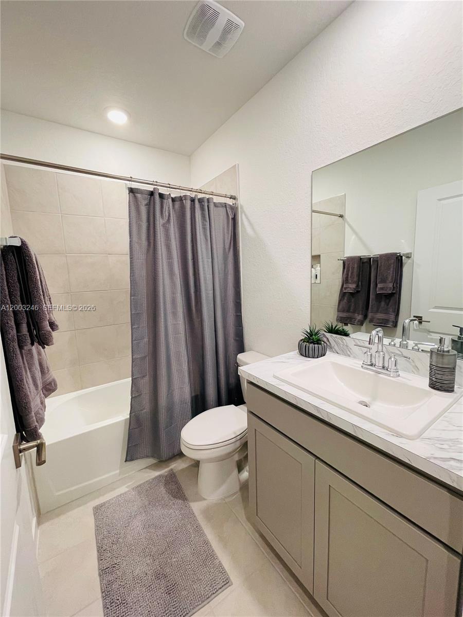 HAMILTON PLACE - Residential