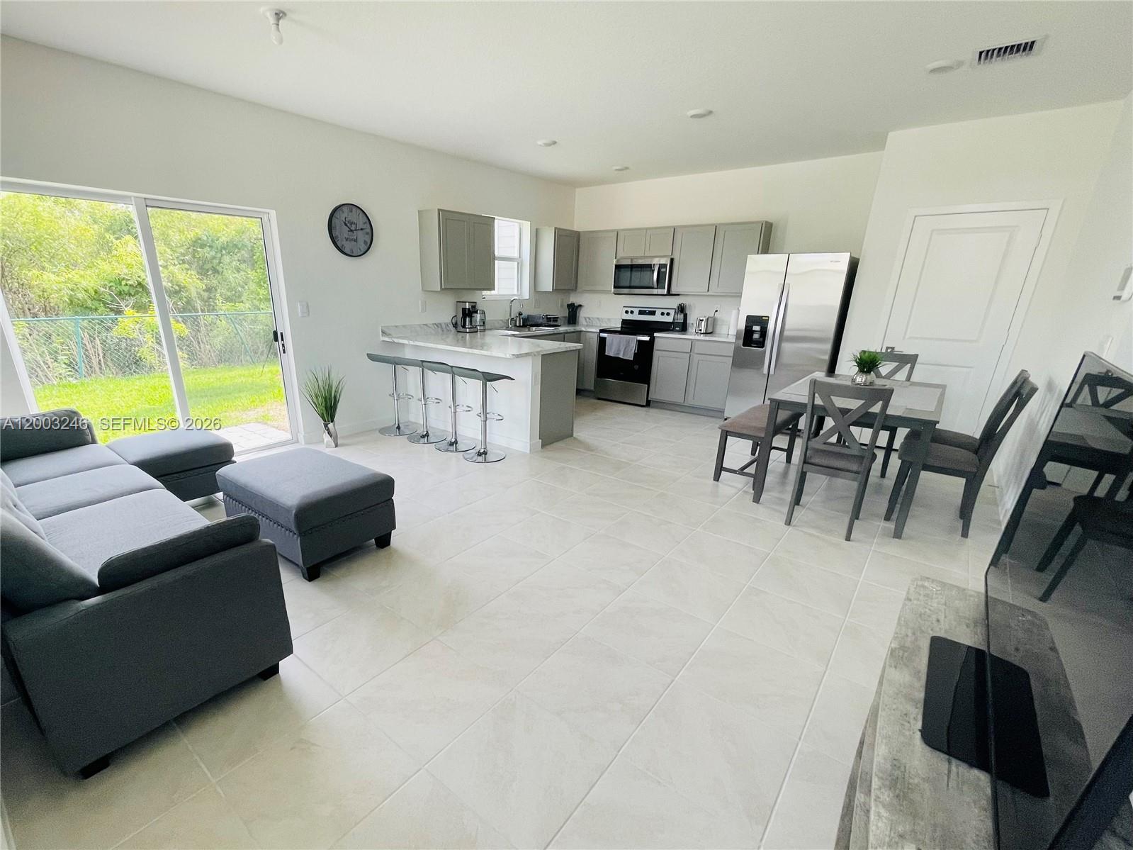 HAMILTON PLACE - Residential