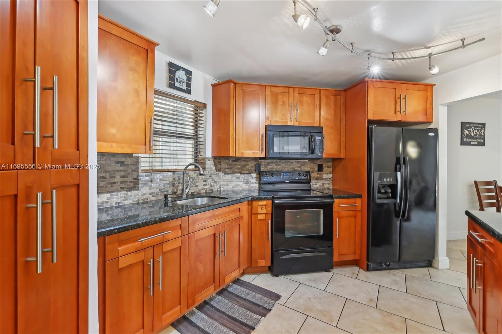 Property for Sale at 6655 W Broward Blvd 401, Plantation, Miami-Dade County, Florida - Bedrooms: 2 
Bathrooms: 2  - $175,000