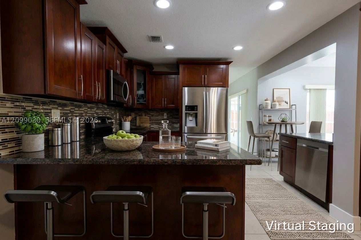 11045 NW 21st St, Coral Springs, FL, 33071/$675,000 4 11045 NW 21st St