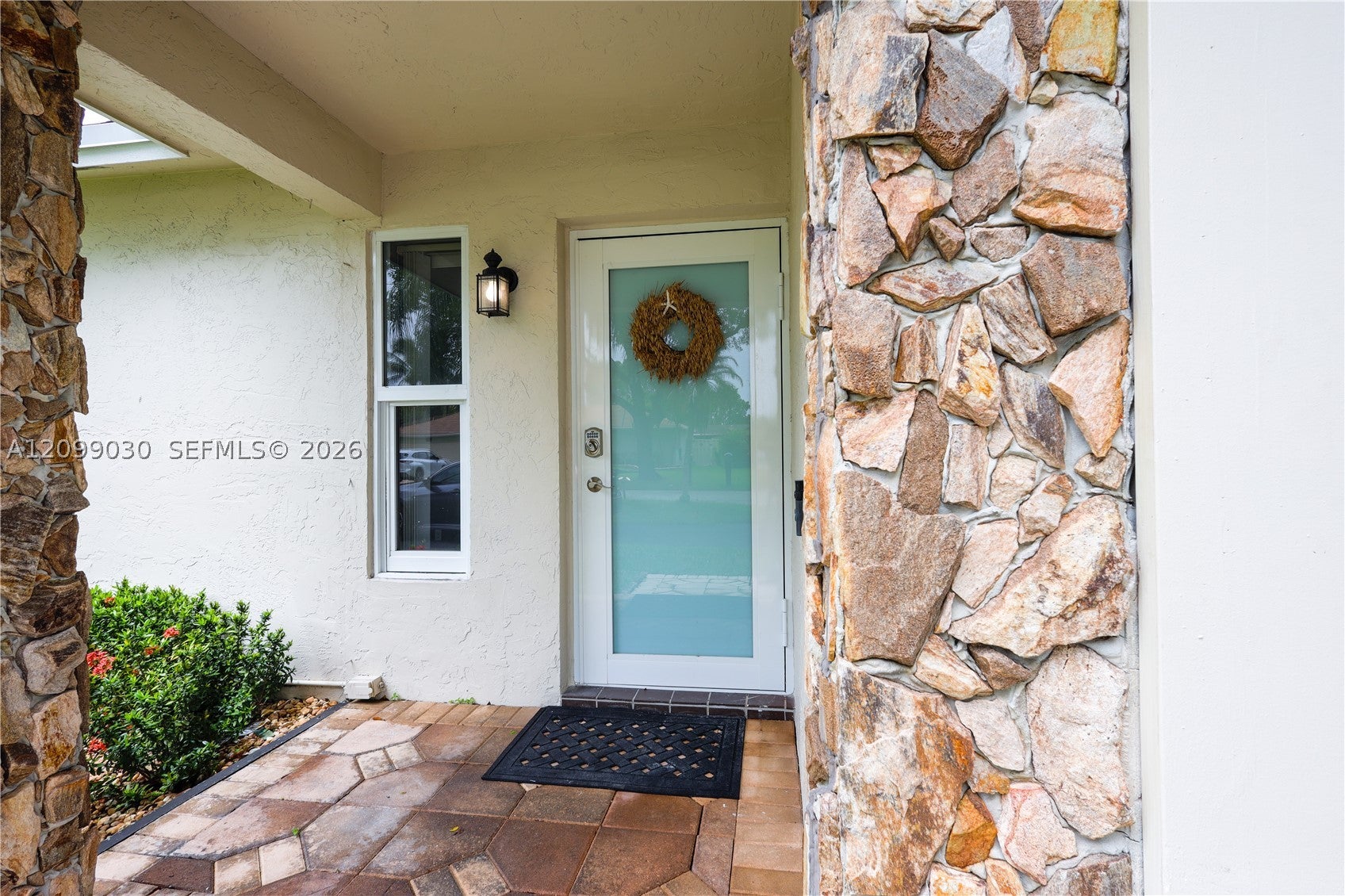 11045 NW 21st St, Coral Springs, FL, 33071/$675,000 1 11045 NW 21st St