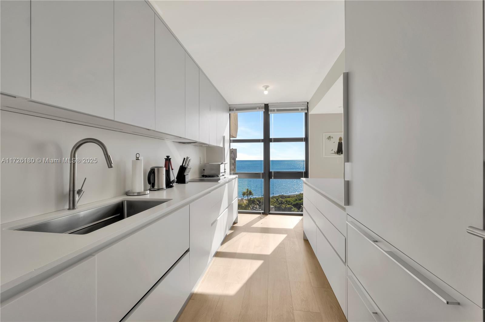 TOWERS OF KEY BISCAYNE CO - Residential Lease