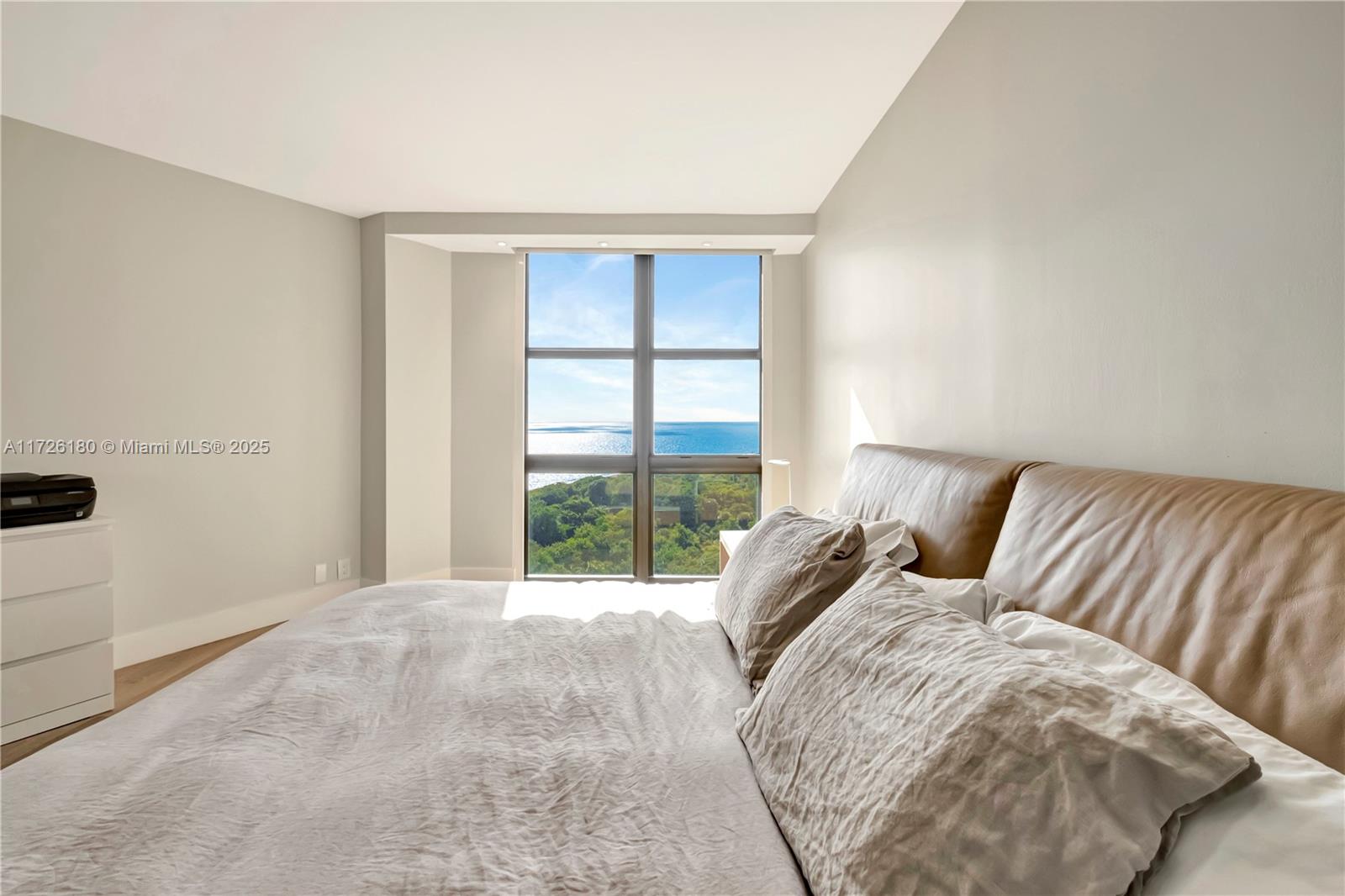 TOWERS OF KEY BISCAYNE CO - Residential Lease