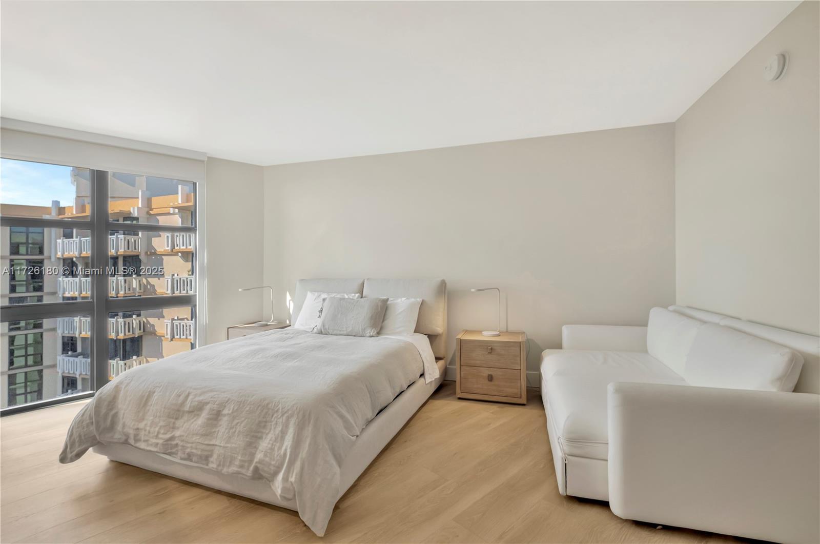 TOWERS OF KEY BISCAYNE CO - Residential Lease