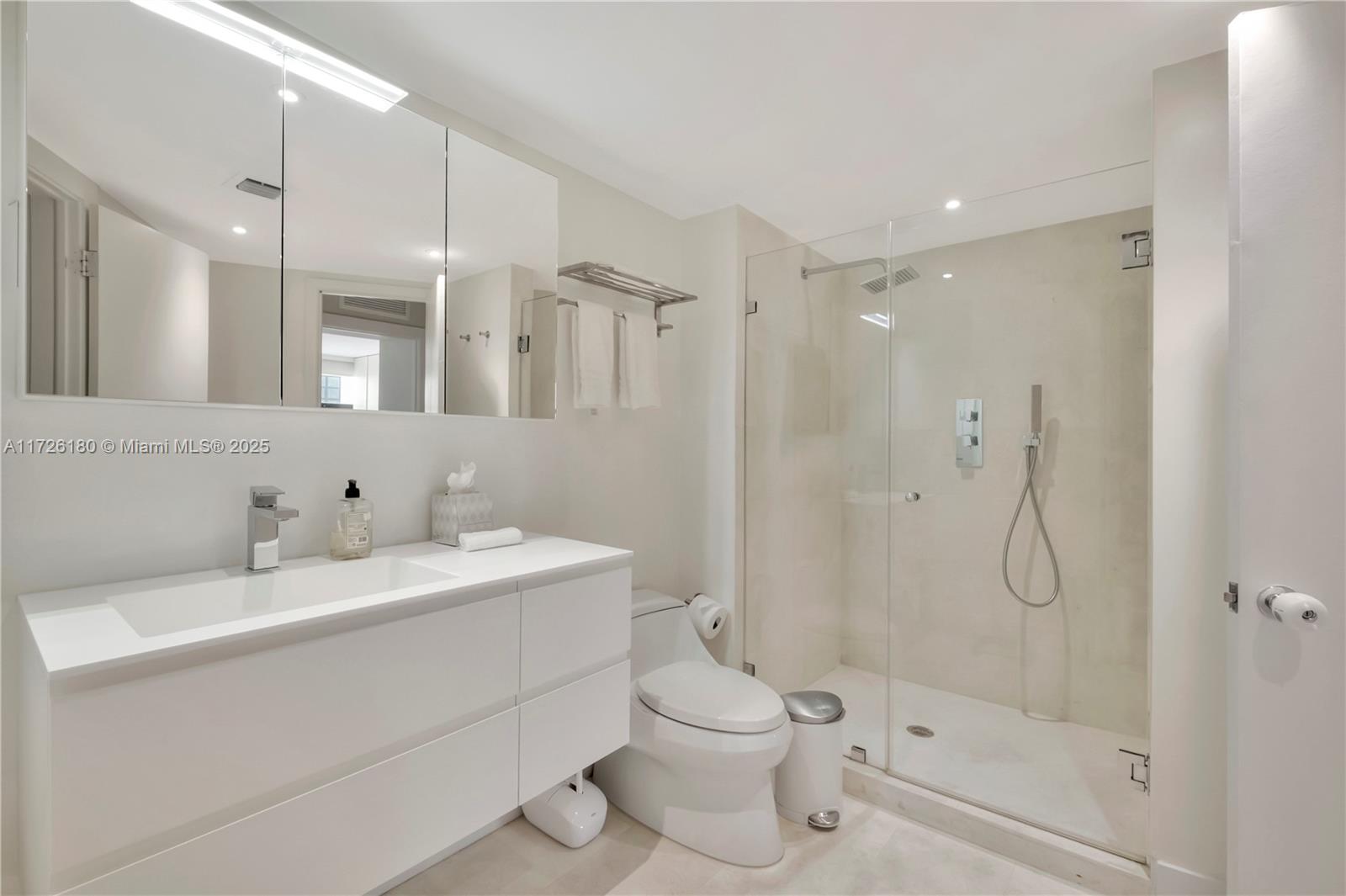 TOWERS OF KEY BISCAYNE CO - Residential Lease