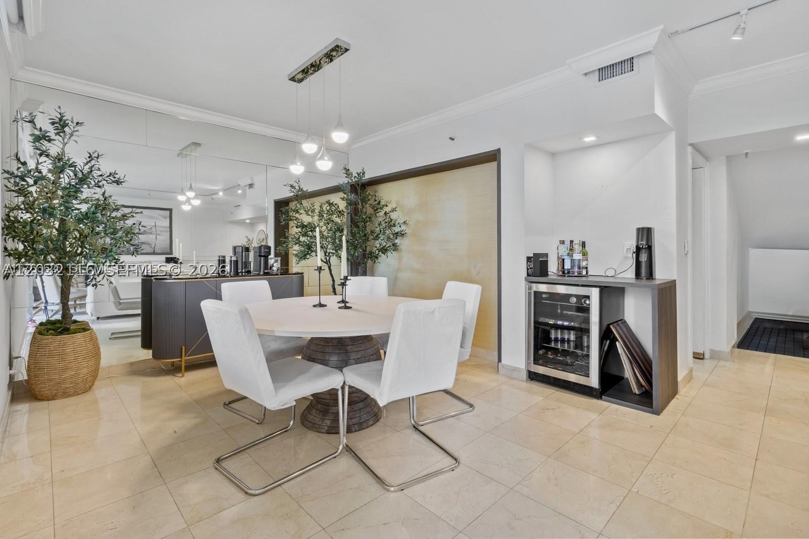 520 Brickell Key Dr A307
