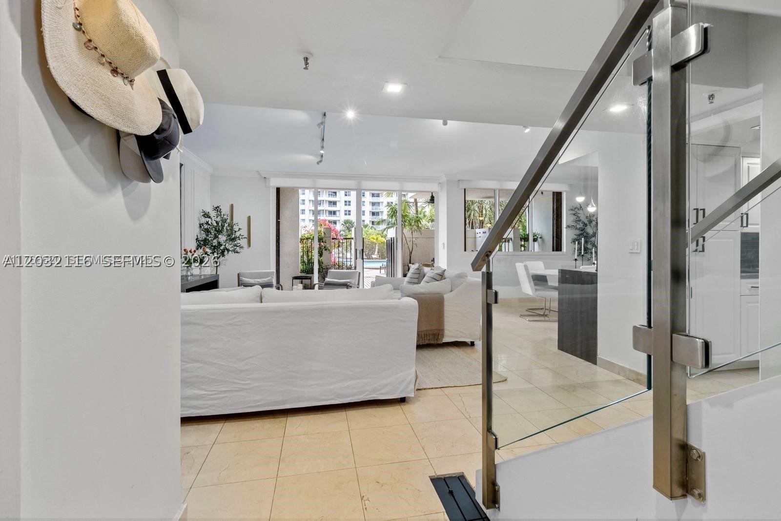 520 Brickell Key Dr A307