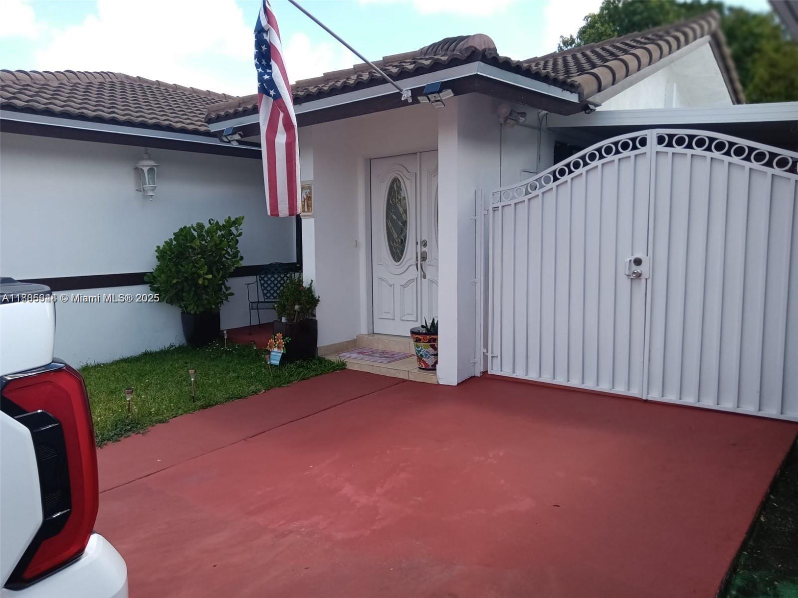 5673 Sw 149th Ave, Miami, Broward County, Florida - 3 Bedrooms  
2 Bathrooms - 