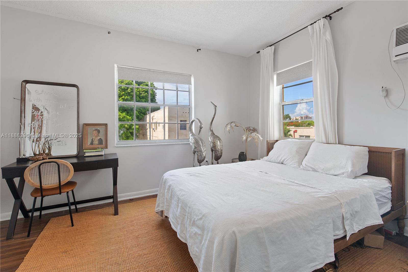 1043 NW 2nd St 13