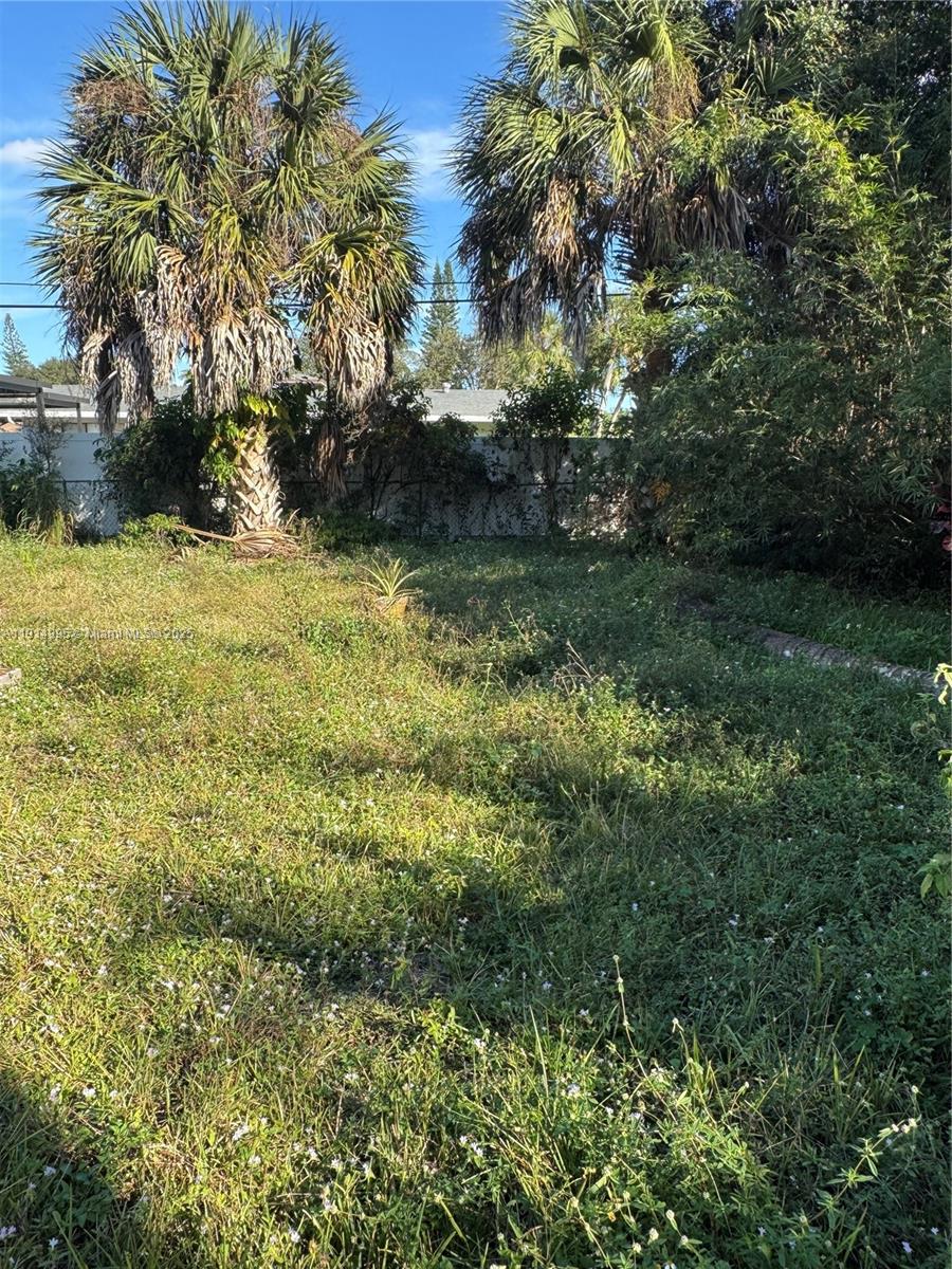 PLANTATION GARDENS 1ST SE - Residential