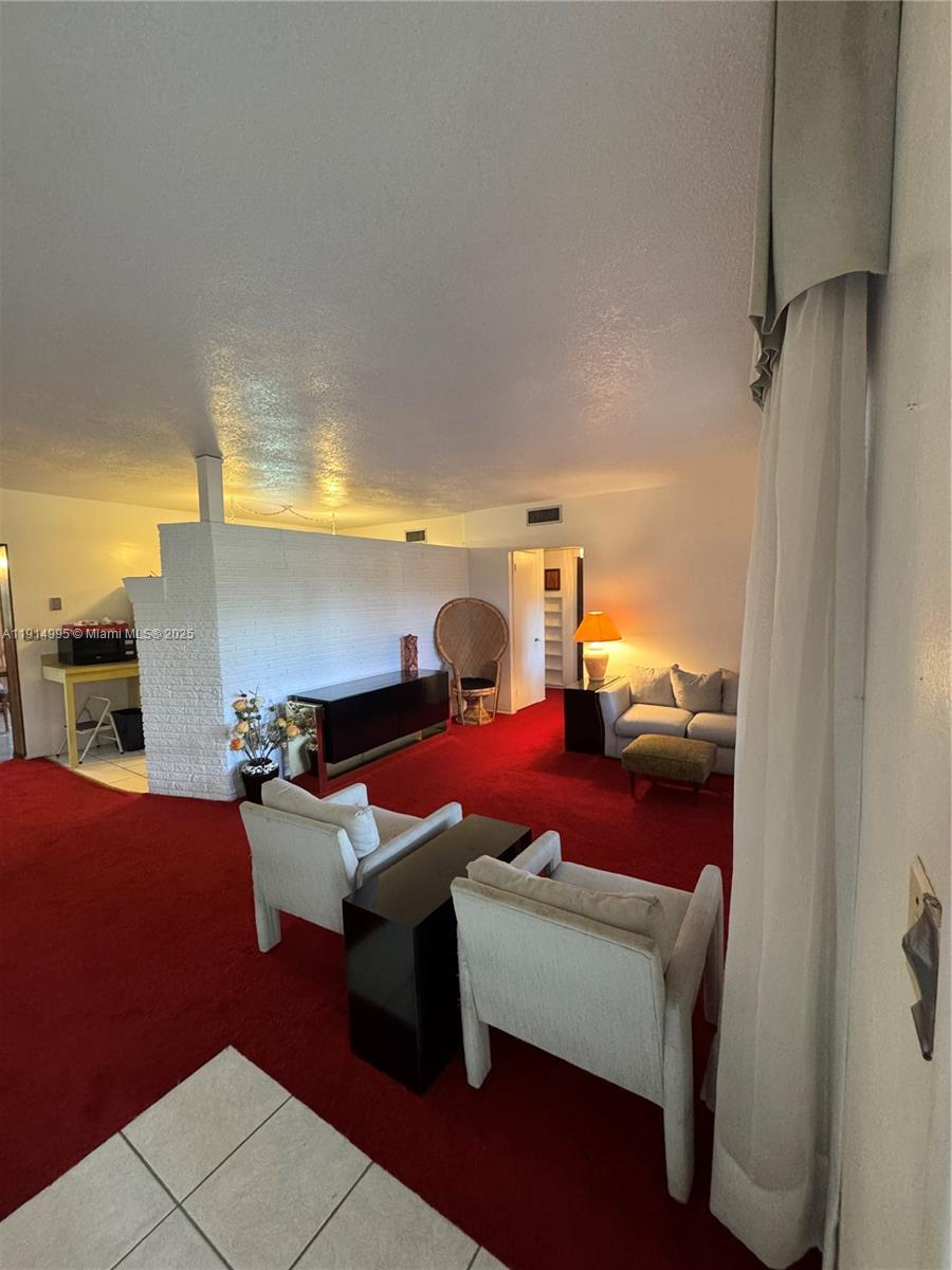 PLANTATION GARDENS 1ST SE - Residential