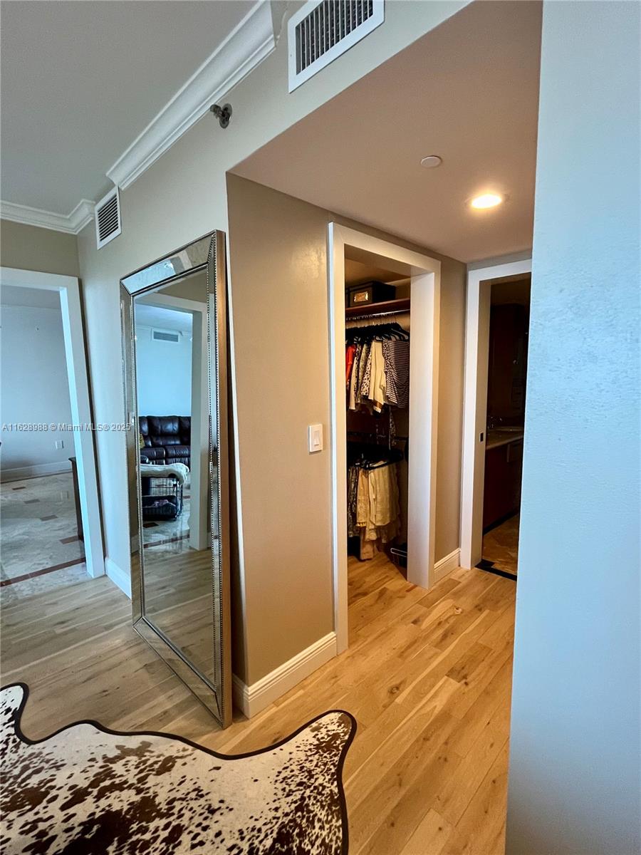 50 BISCAYNE CONDO - Residential