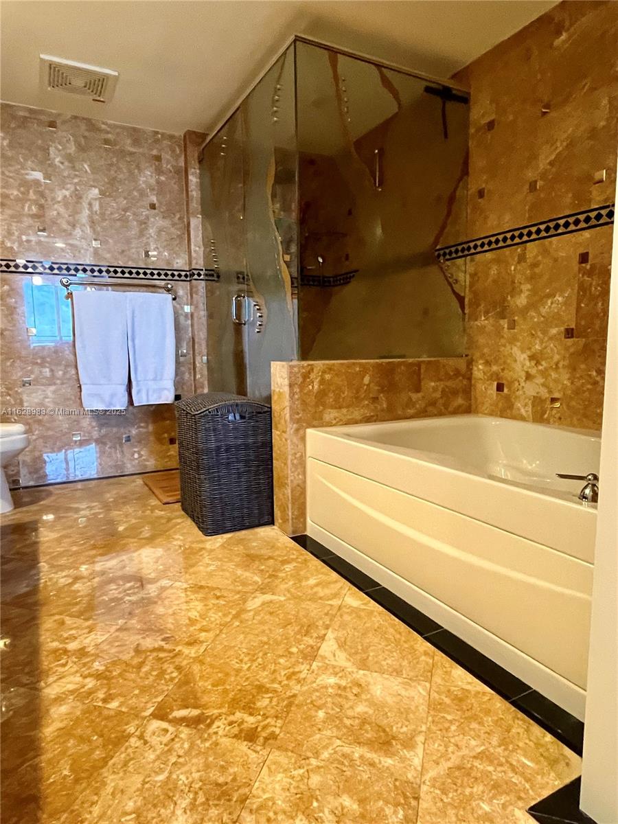 50 BISCAYNE CONDO - Residential