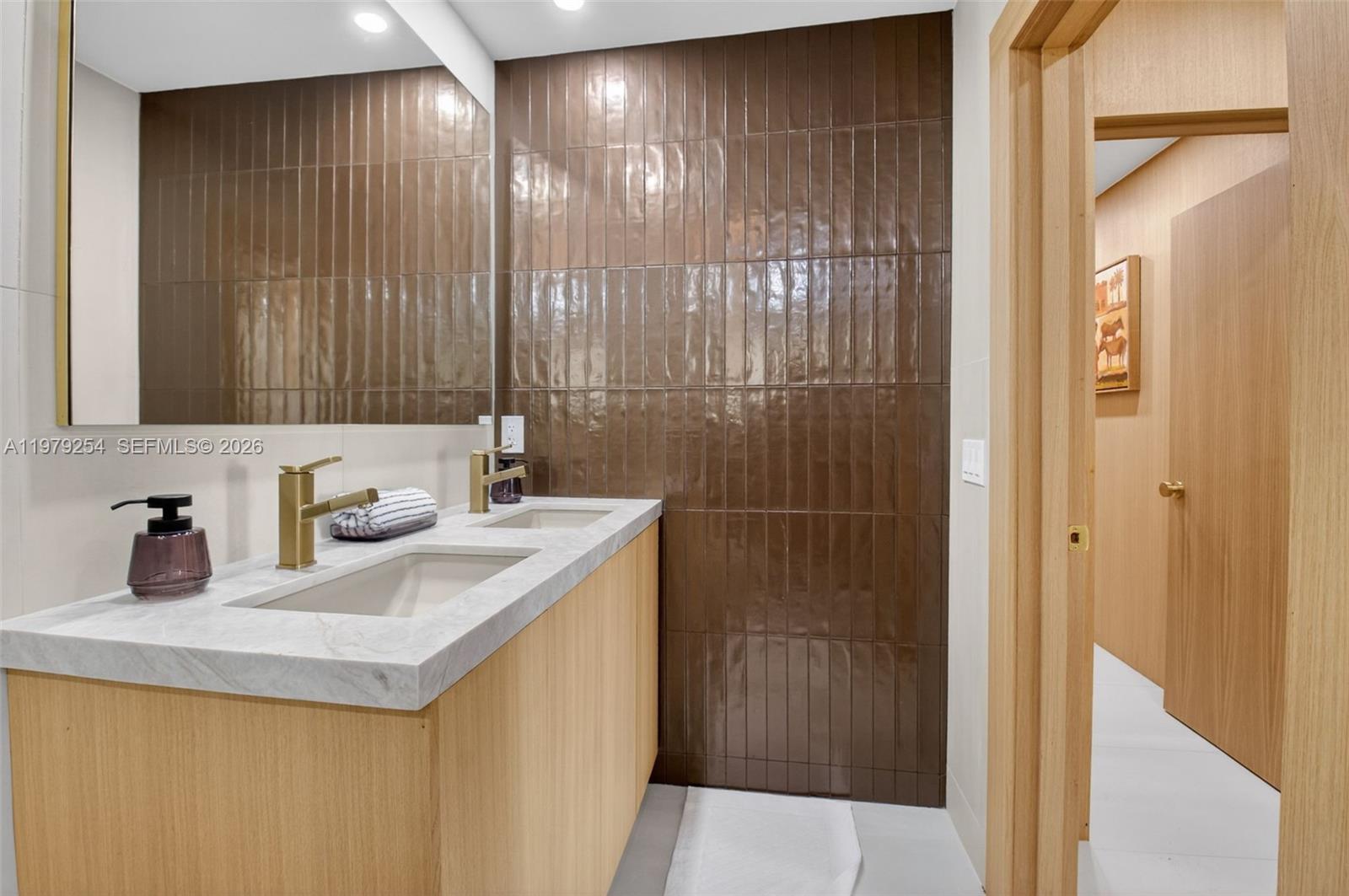 PINE POINT VILLAS CONDO - Residential