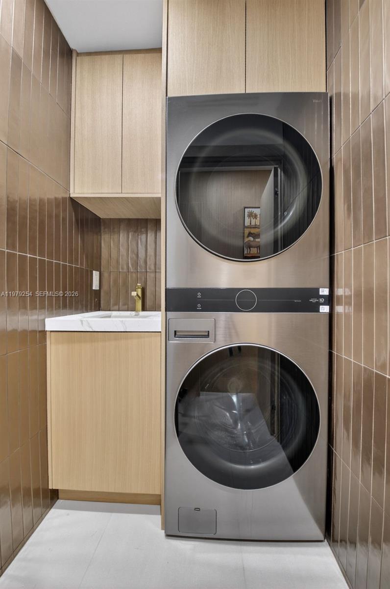 PINE POINT VILLAS CONDO - Residential