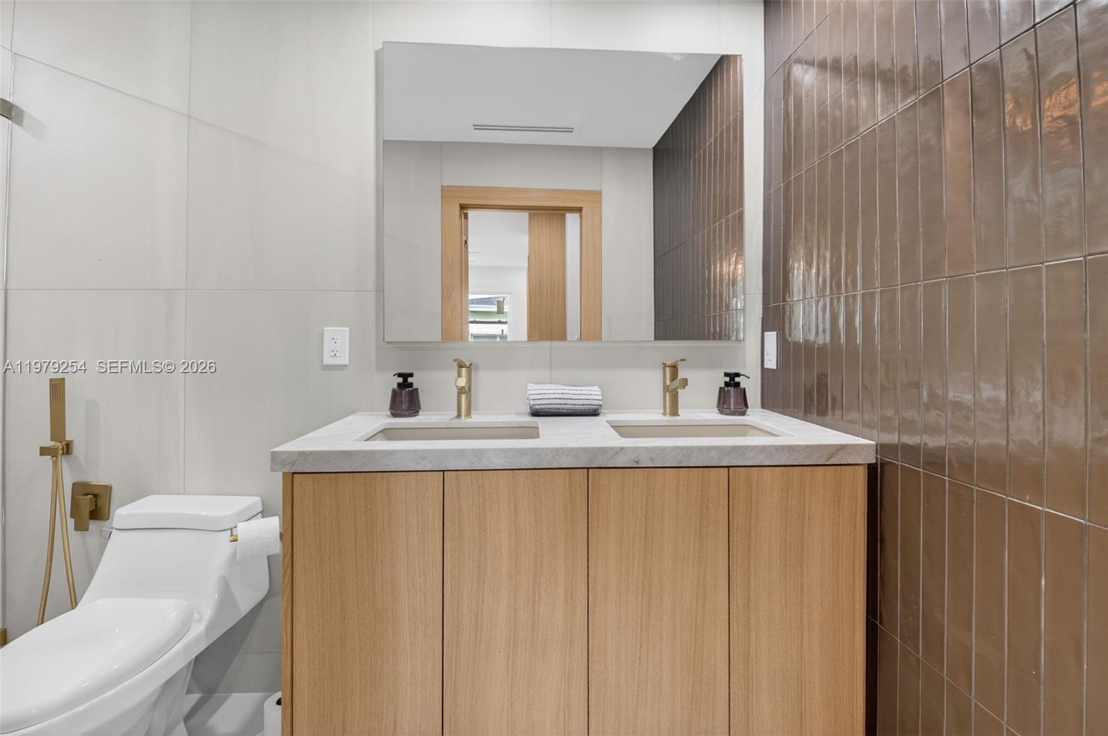 PINE POINT VILLAS CONDO - Residential