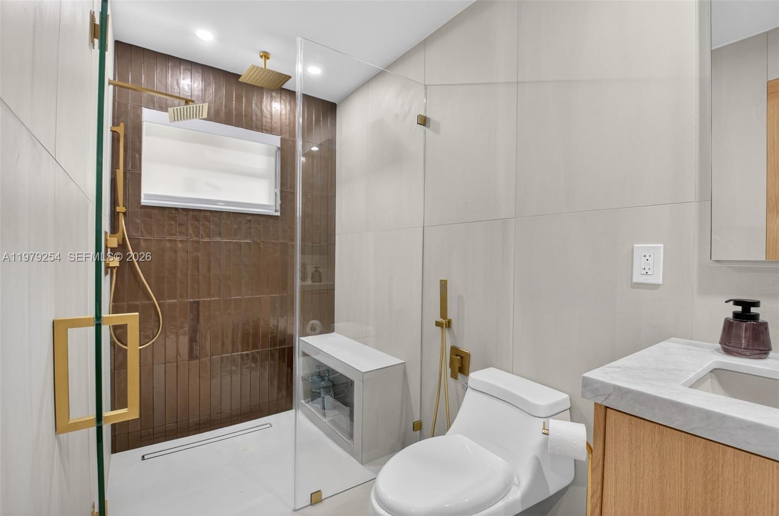 PINE POINT VILLAS CONDO - Residential