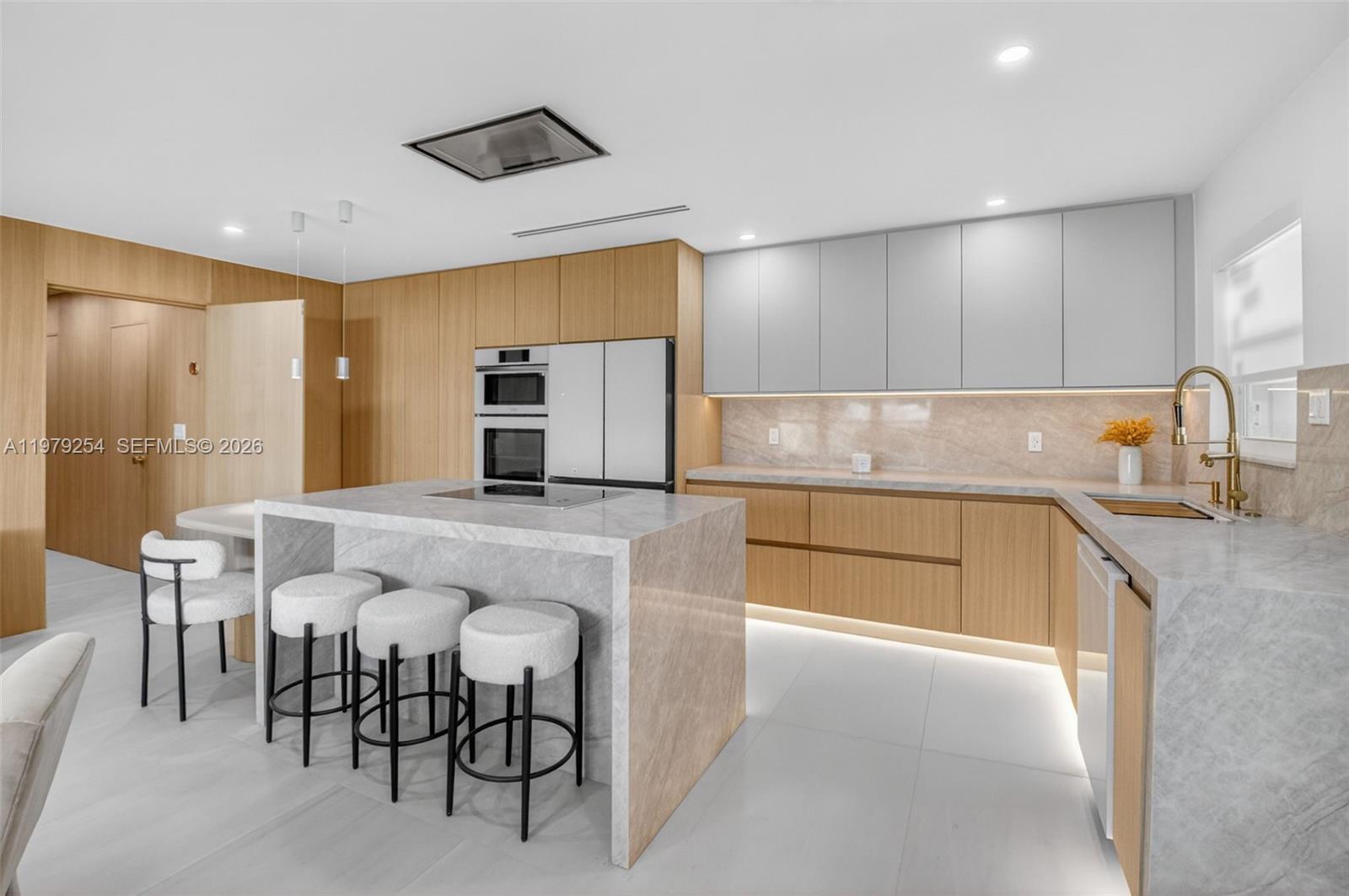 PINE POINT VILLAS CONDO - Residential