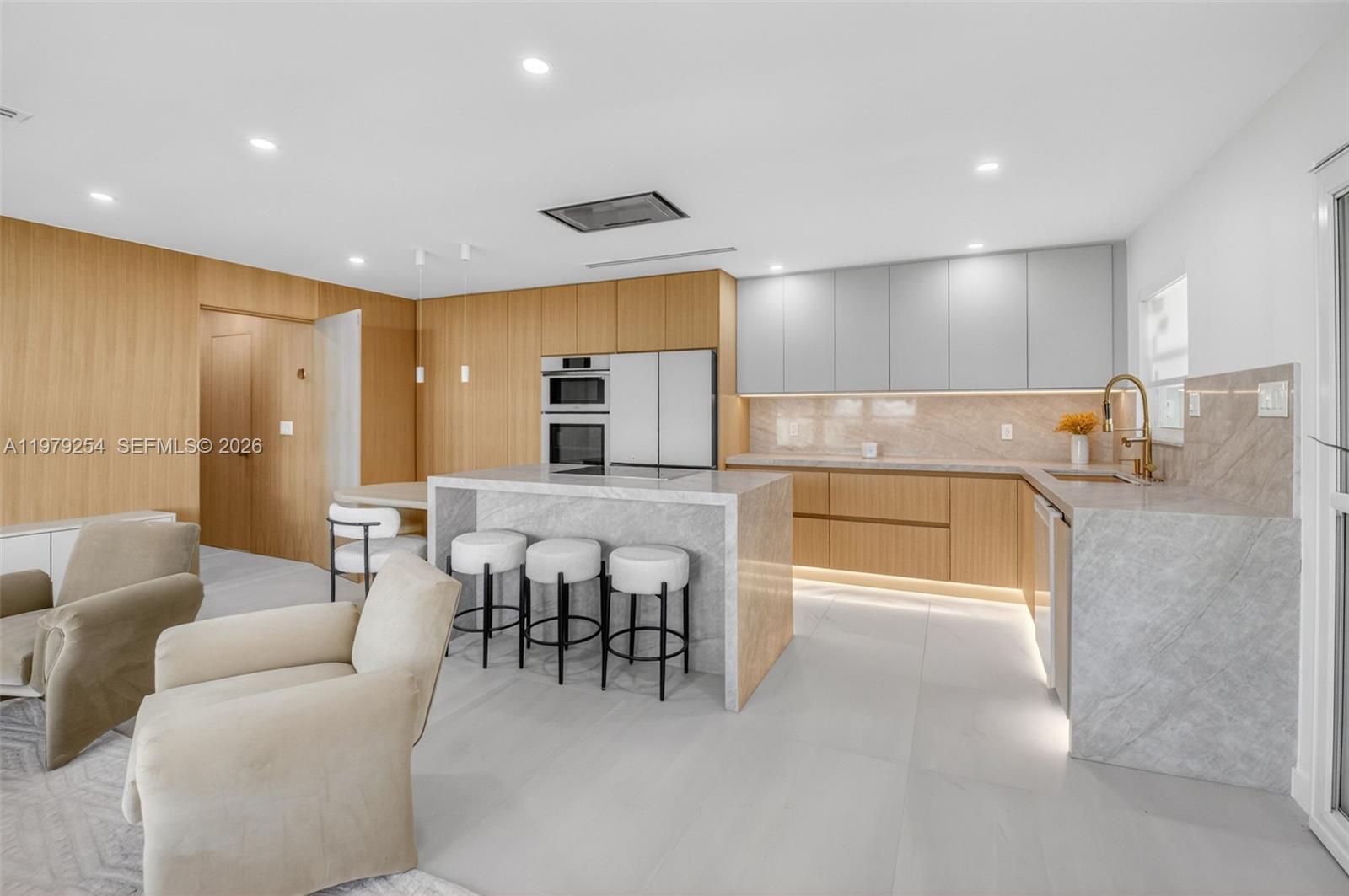 PINE POINT VILLAS CONDO - Residential