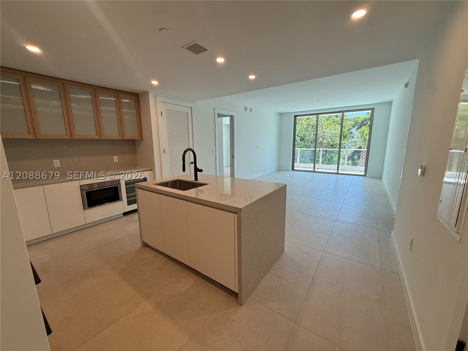 2200 Brickell Ave 204