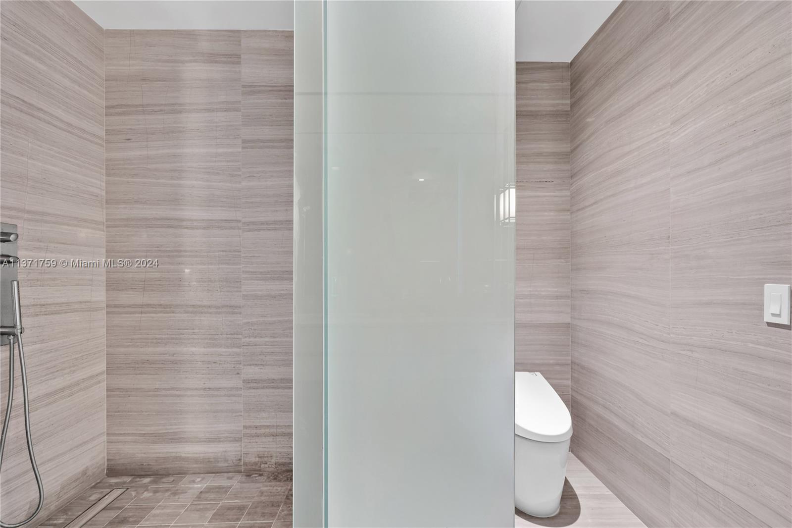 18975 COLLINS CONDO - Residential