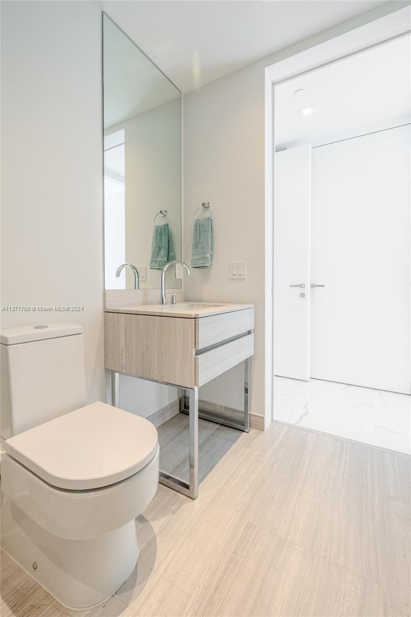 18975 COLLINS CONDO - Residential