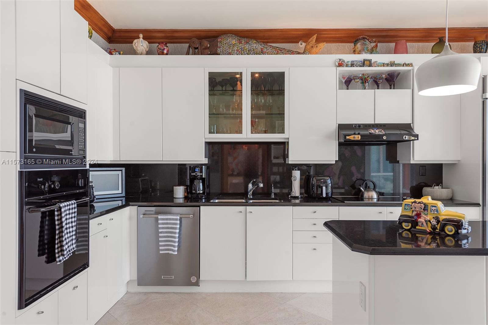 PORTOFINO TOWER CONDO - Residential