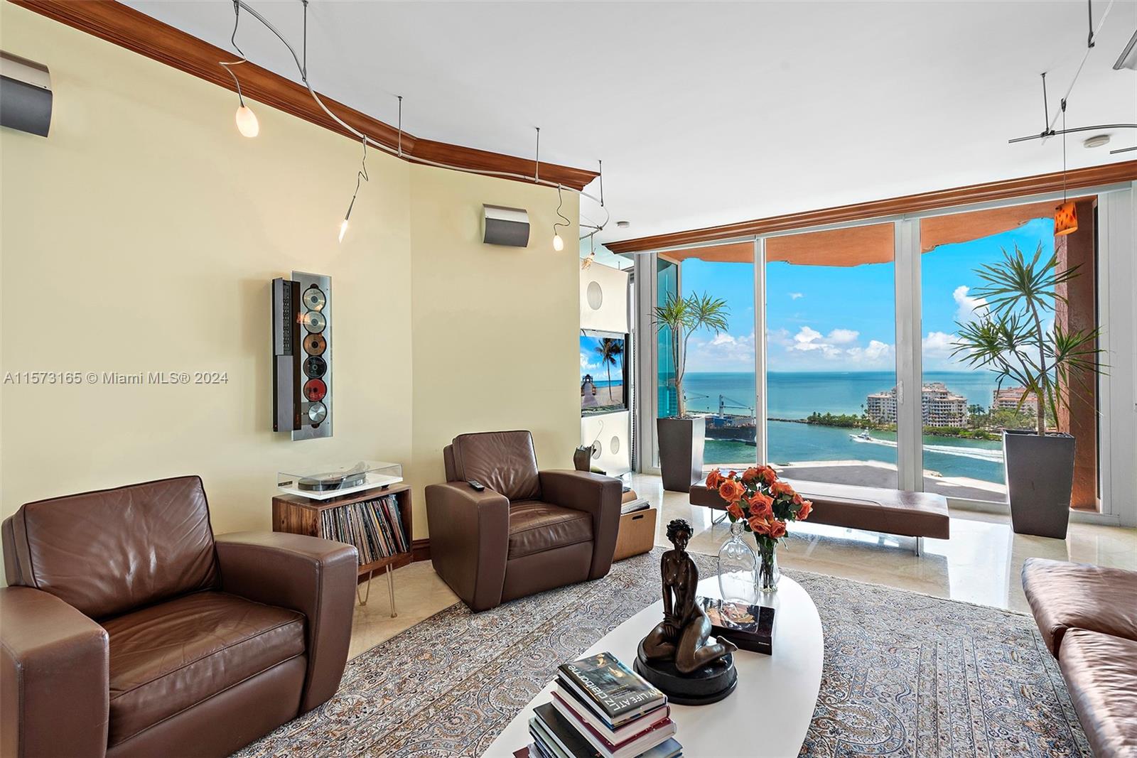 PORTOFINO TOWER CONDO - Residential