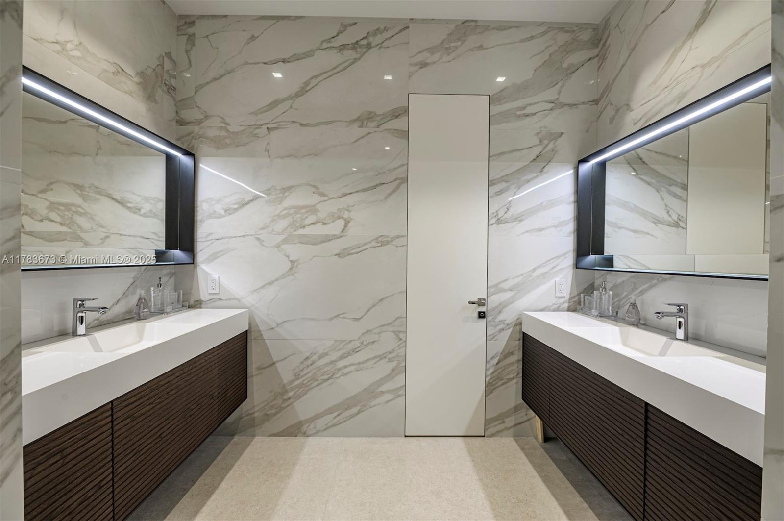 STILWELL ISLES - Residential